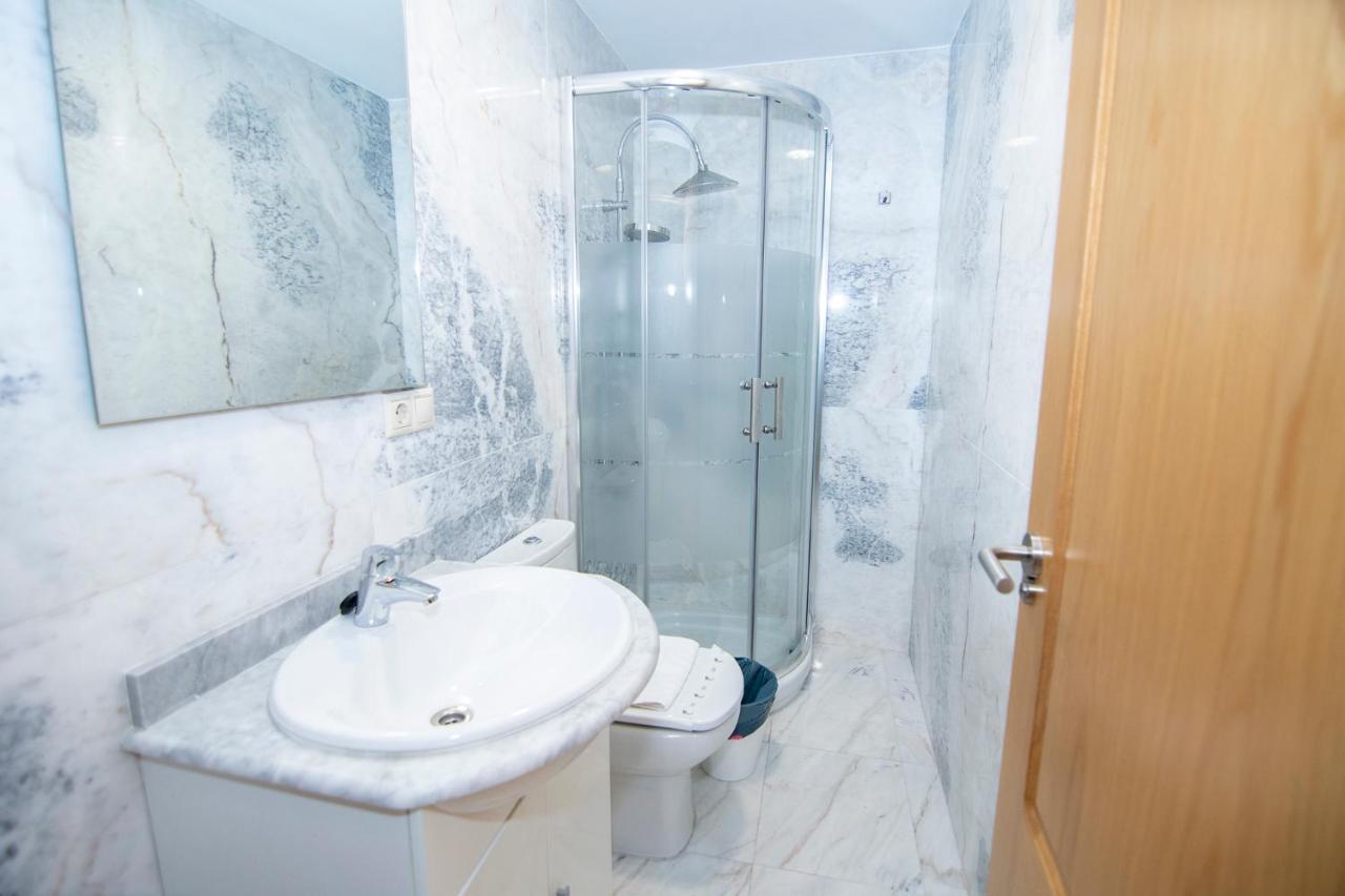 Bright Entire Apartment- Gp 1A Santiago de Compostela Luaran gambar